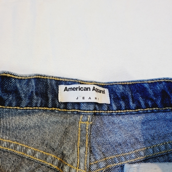 American Apparel Size 27 Denim Mom High Rise Waist Blue Denim Short Made in USA. - Picture 4 of 7